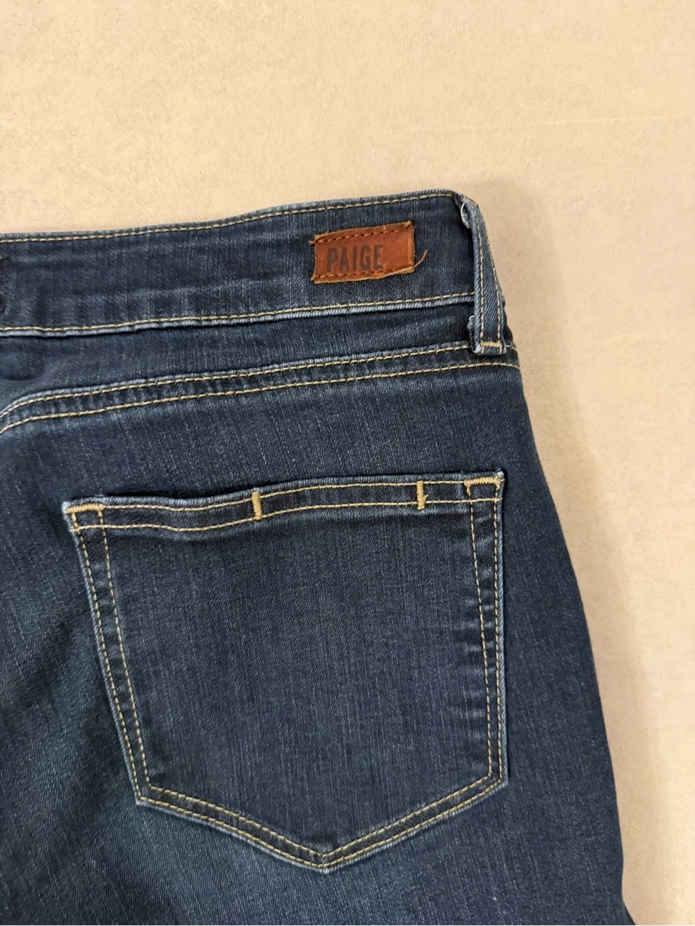 PAIGE Jax Knee Shorts 29 Kayla Dark Wash Stretch Denim Bermuda Cuffed